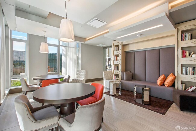 Building Photo - 708 Long Bridge St