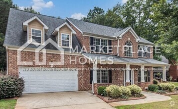 Building Photo - 314 Interlake