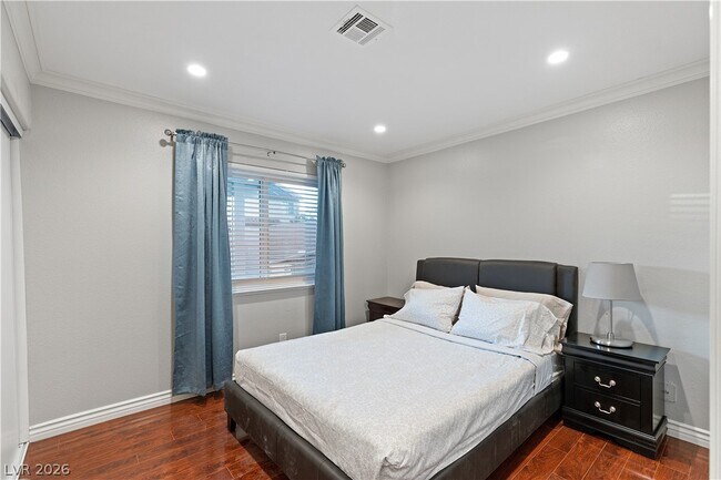 Building Photo - 375 Tierra St