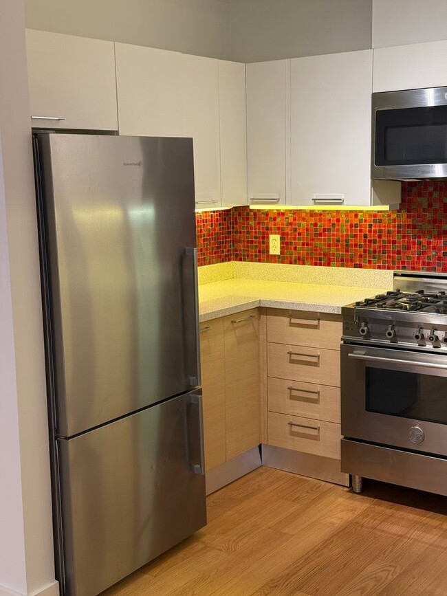 Building Photo - Quiet Rear-Unit in the Mission — Private Terrace, Garage, Roof Deck