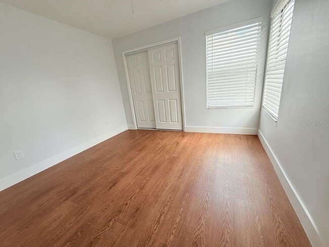 Building Photo - 109 Lakepointe Cir