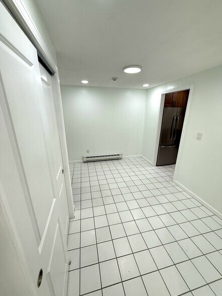 Building Photo - 15 Spencer Rd