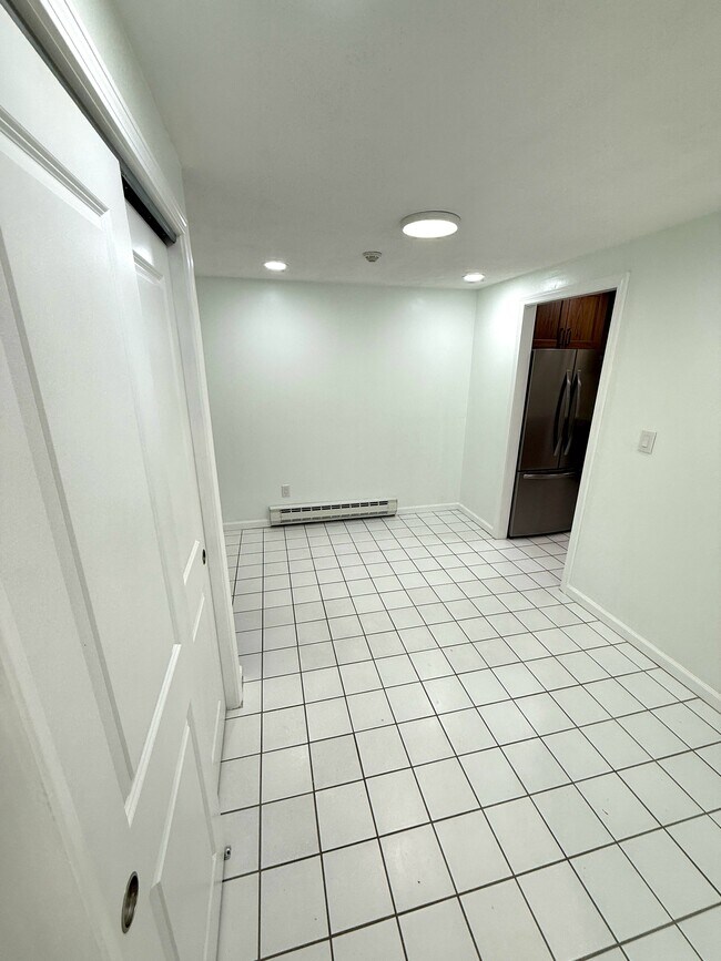 Building Photo - 15 Spencer Rd