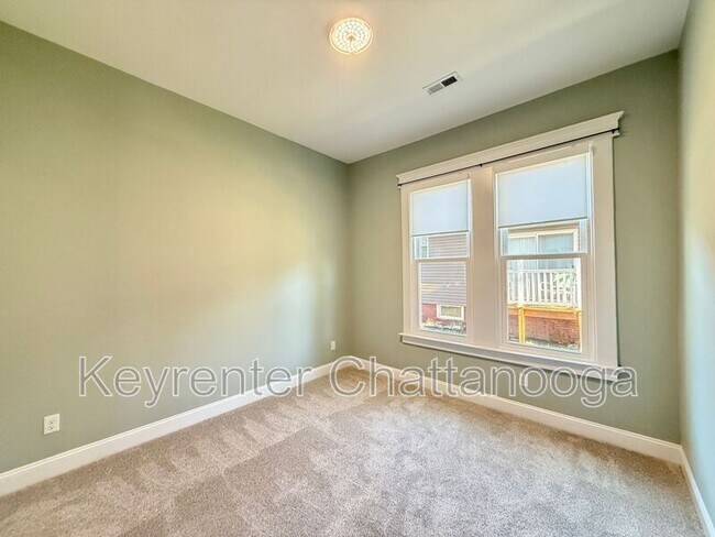 Building Photo - 2313 Bailey Ave