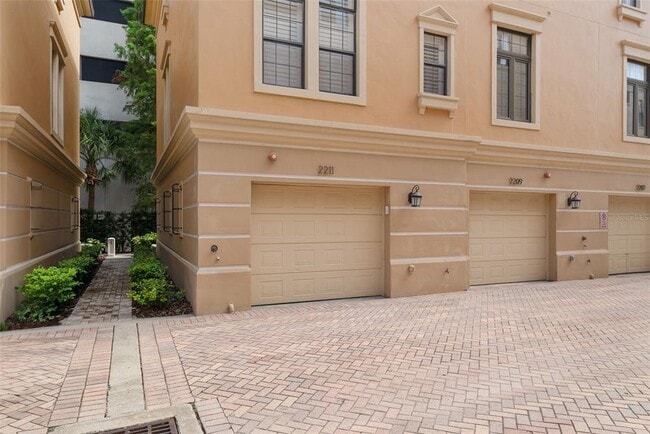 Building Photo - 2211 Soho Bay Ct