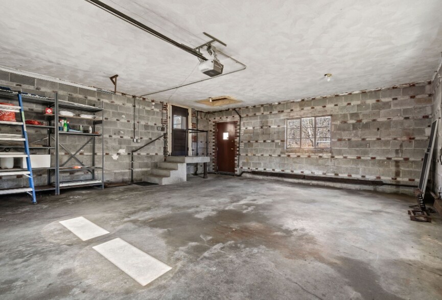 Building Photo - 115 Mill St