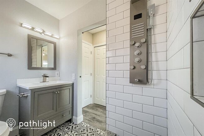 Building Photo - 2112 Timber Ln