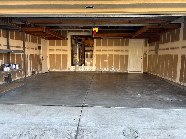 Building Photo - Wonderful two-story home in Las Palmas