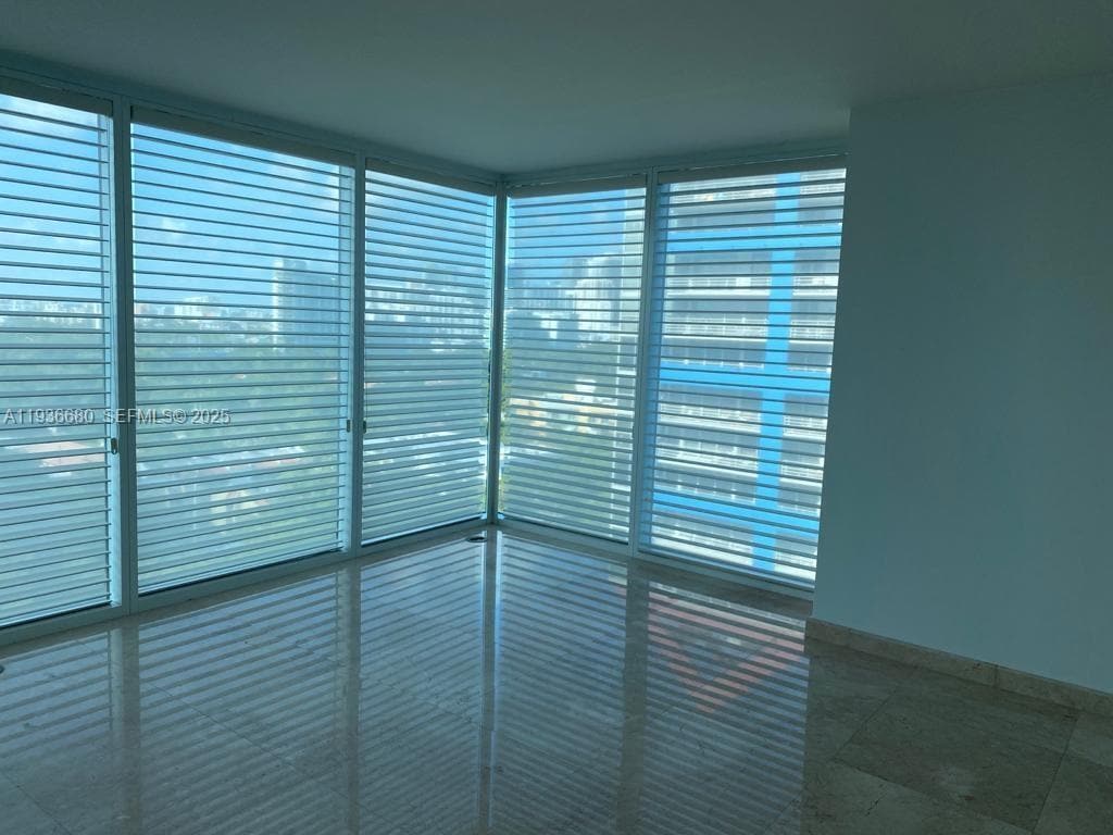 Building Photo - 2101 Brickell Ave