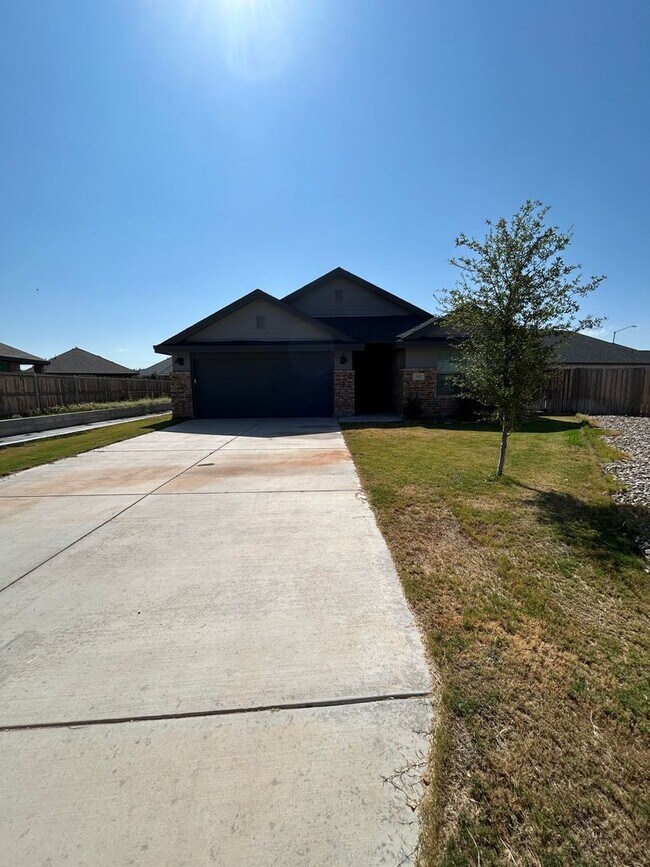 Building Photo - 2032 Twin Falls Dr