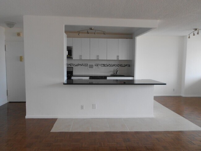 Building Photo - 280 Marin Blvd