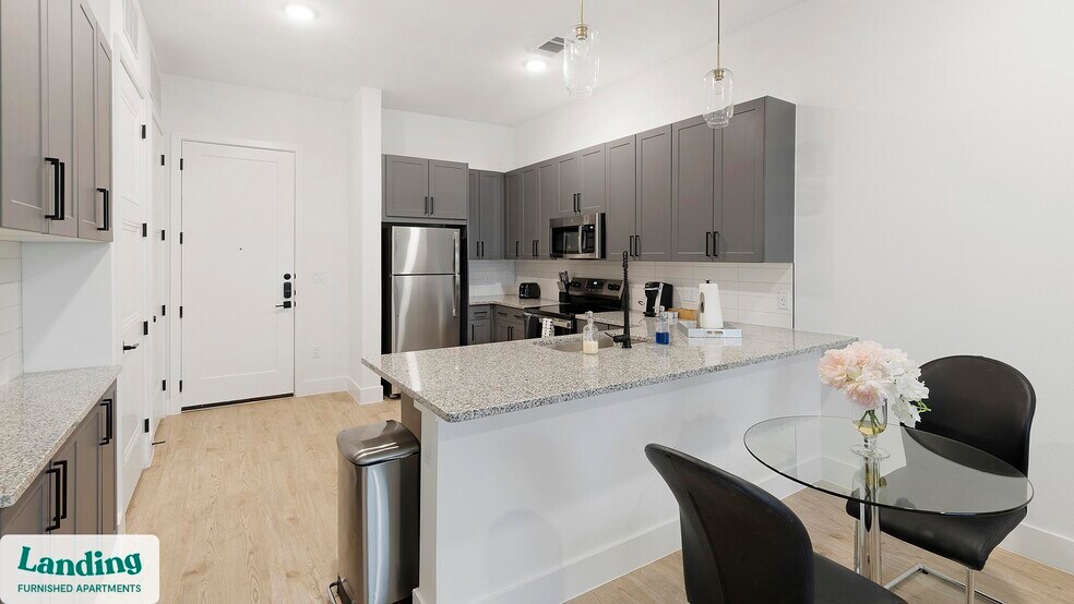 Building Photo - 650 E Sycamore St