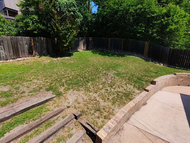 Building Photo - 1110 Boulder Run