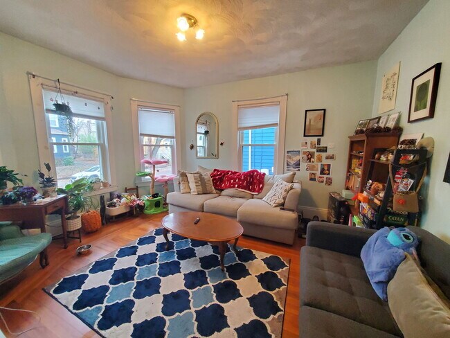 Building Photo - 72 Marshall St