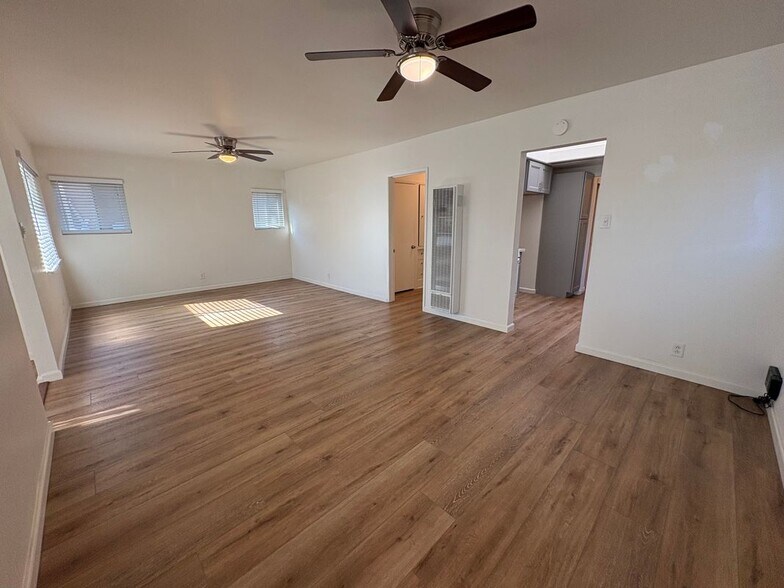 Building Photo - 3011 E 7th St