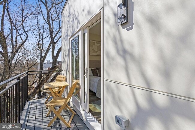 Building Photo - 1016 Rhode Island Ave NE