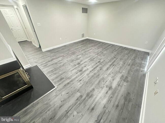Building Photo - 953 Dunloring Ct