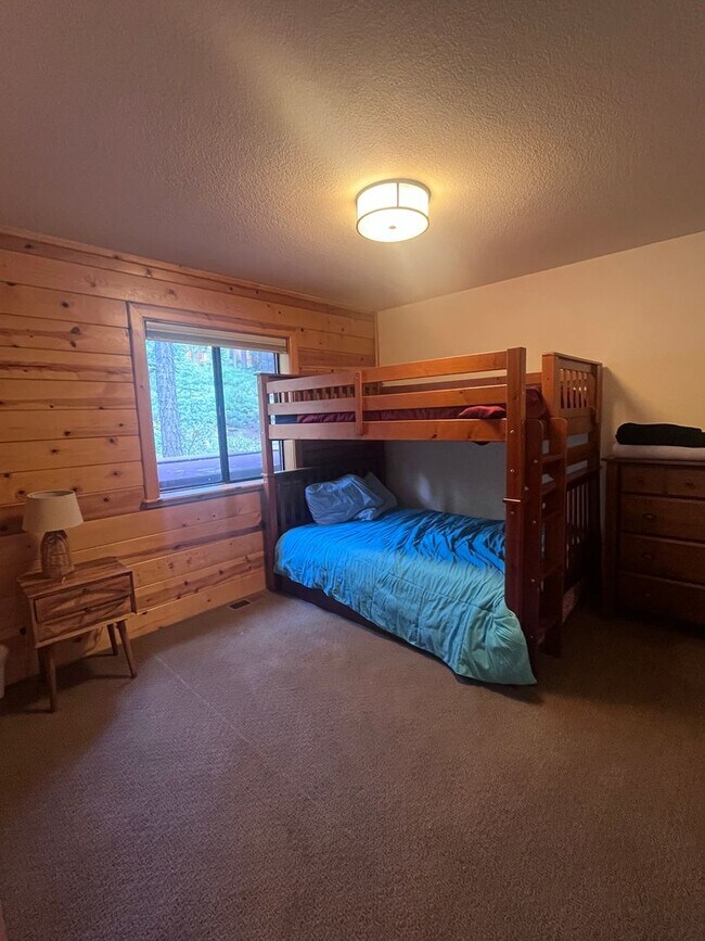 Building Photo - Long Term Lease in Tahoe Donner