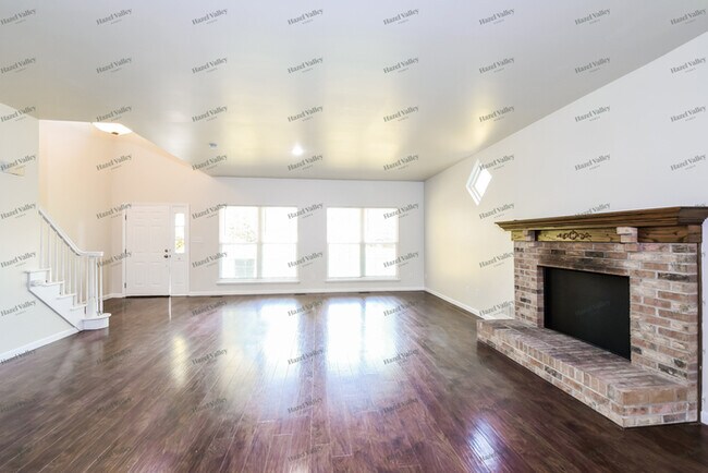 Building Photo - 441 Woodbine Ct