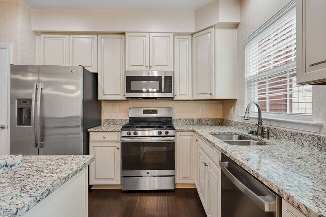 Building Photo - 3 Bedroom Townhome in Mechanicsville – $2,400/mo