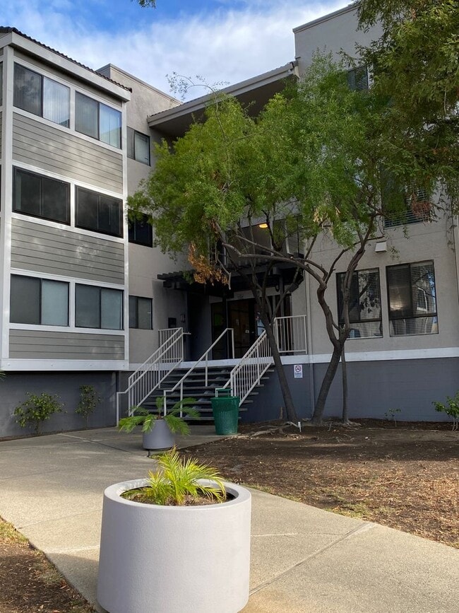 Building Photo - Updated 2BD/2BA Condo – Prime San Mateo Location!