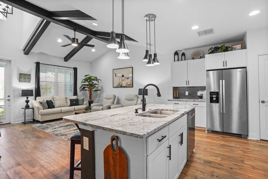 Building Photo - 8704 Sand dollar Dr