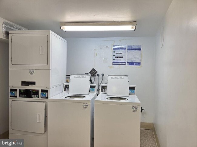 Building Photo - 301 N Beauregard St
