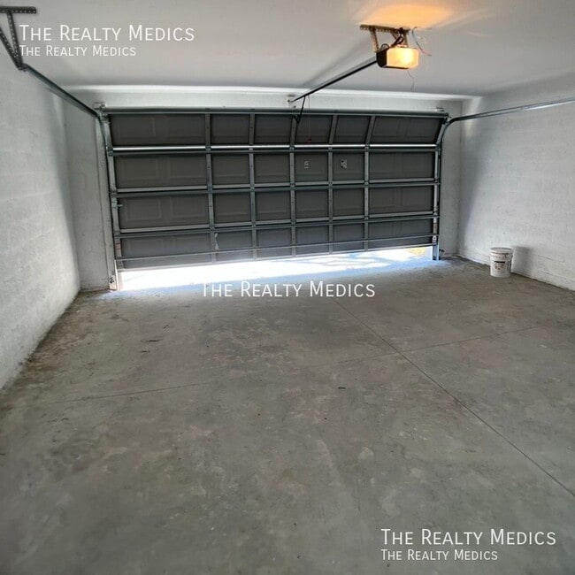 Building Photo - 13882 SW 79th Ave