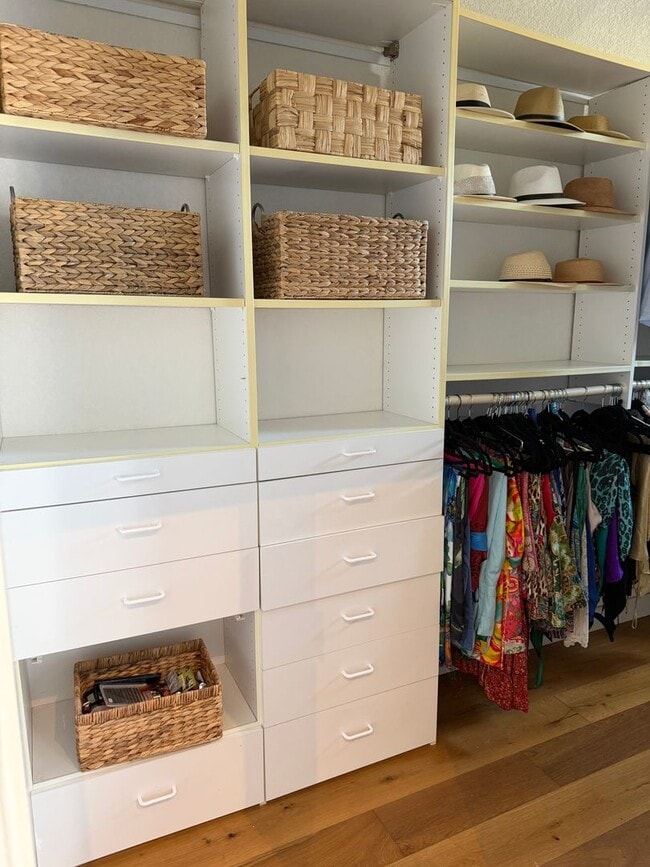 Building Photo - 4 bed, 3 bath cul-de-sac home!