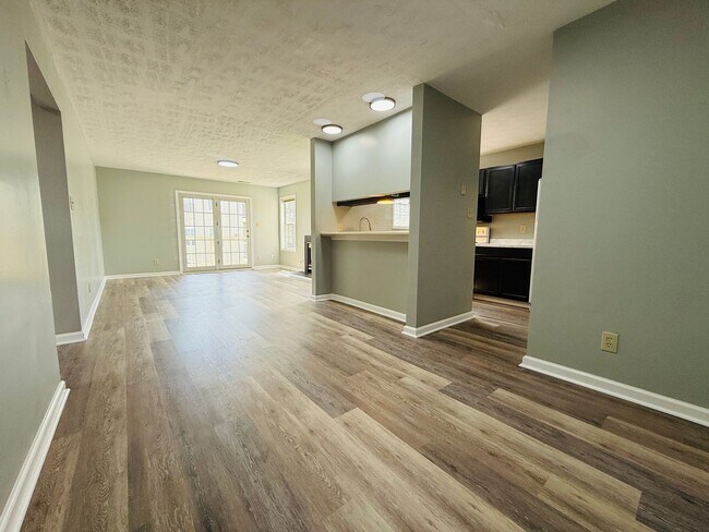 Building Photo - 6709 Preston Woods Unit 8~ Newly Renovated...