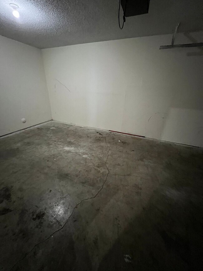 Building Photo - 1908-1910-1910 Arlene Dr