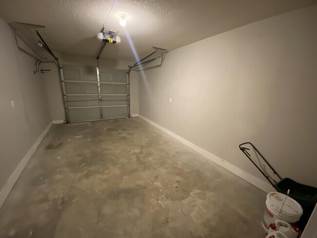 Building Photo - 1603 Hendry Ave
