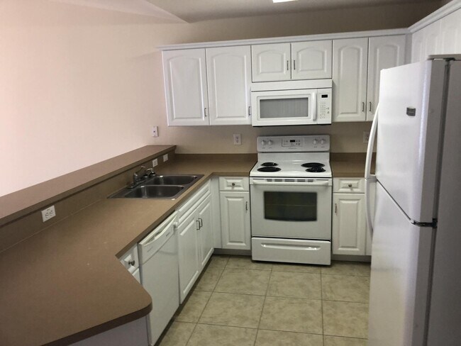 Building Photo - 2103-2105 Andalusia Blvd