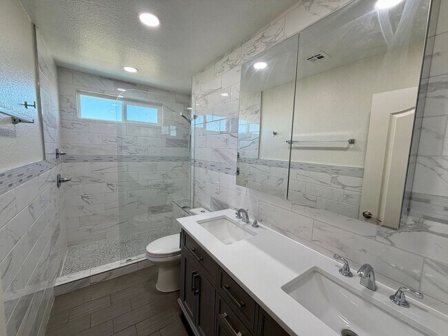 Building Photo - Spacious Henderson Home with Private Pool, 3 Fireplaces, & Modern Upgrades