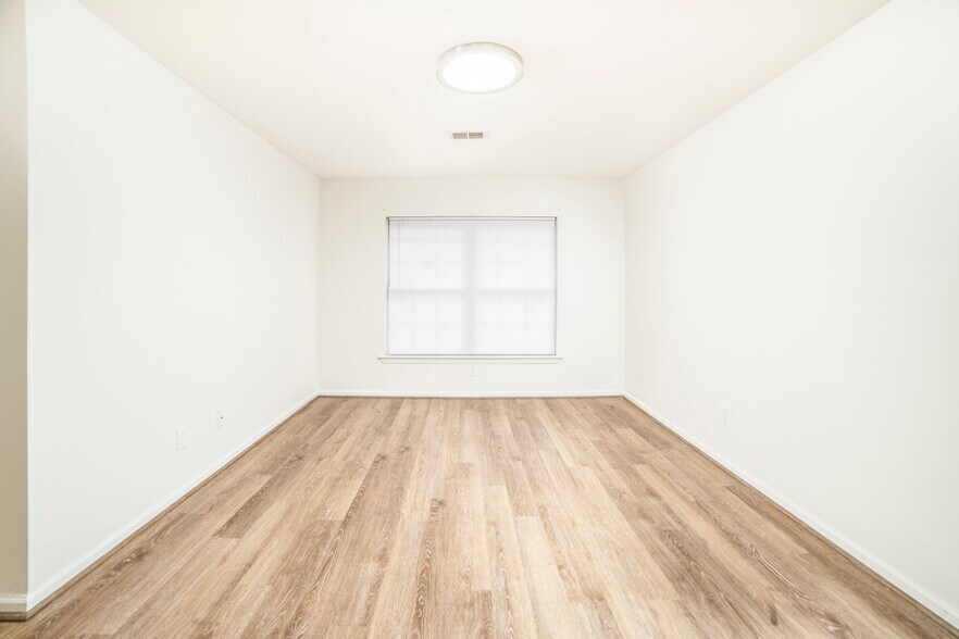 Living Room - 127 S 8th St