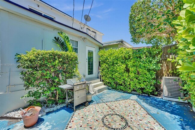 Building Photo - 655 85th St