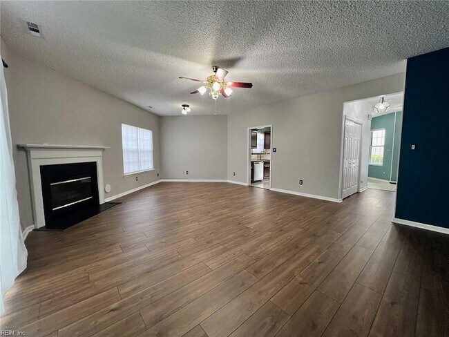 Building Photo - 4930 Cypress Point Cir