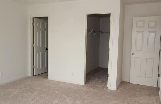 Building Photo - LINDBERG VILLAGE...3 Bedroom 2 Bath House