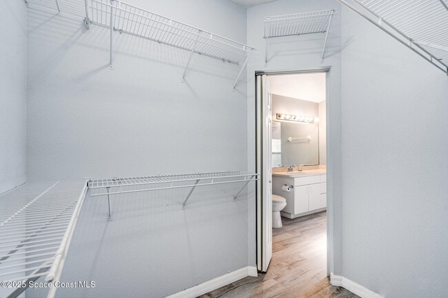 Building Photo - 651 Benton Dr