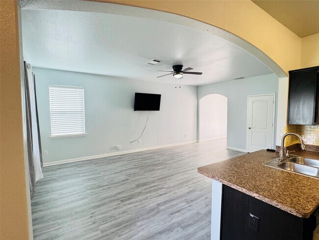 Building Photo - 2050 Wilde Elm