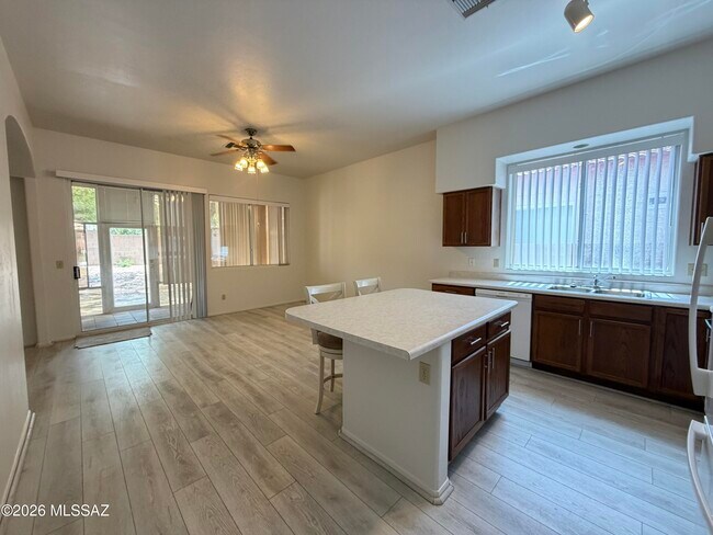 Building Photo - 8852 E Desert Verbena Pl