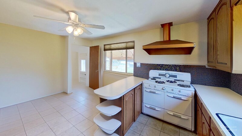 Building Photo - 4030 S Fox St