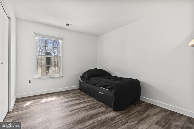 Building Photo - 8730 Grasmere Ct