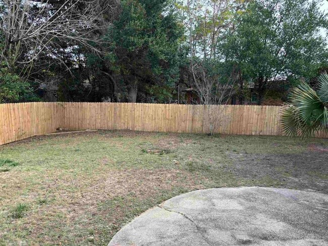 Building Photo - 3600 Forest Glen Dr