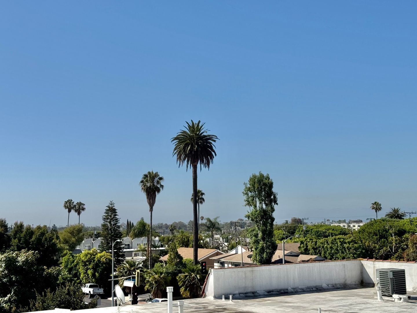 Building Photo - 1444 Centinela Ave