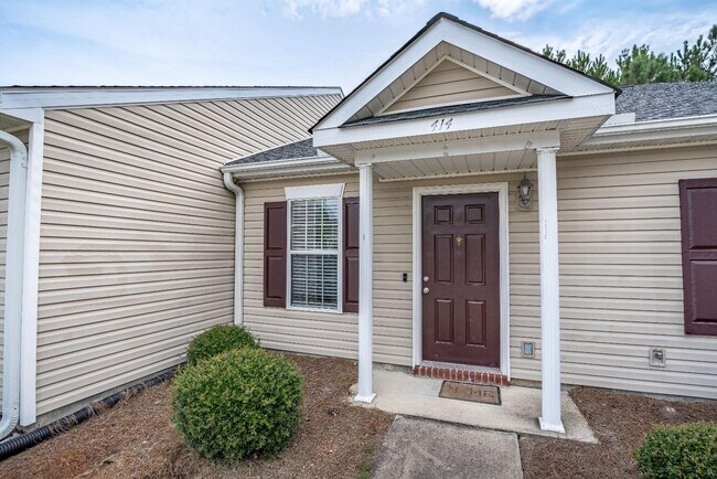 Building Photo - 414 Elders Pond Cir