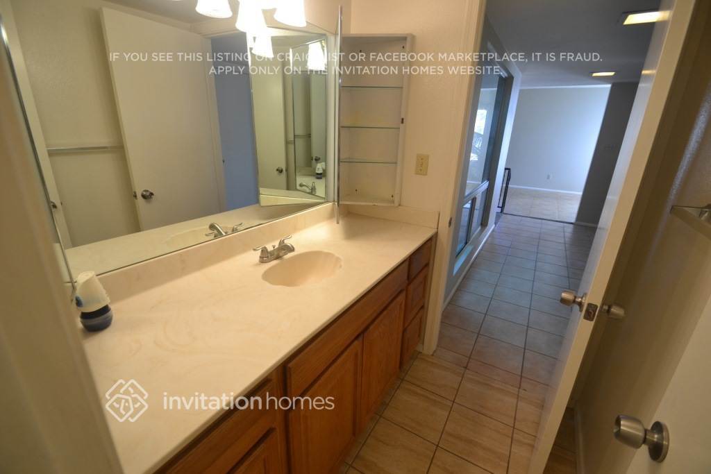 Building Photo - 8332 N 50th Dr