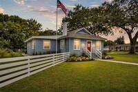 Building Photo - 1705 S Davis Ave