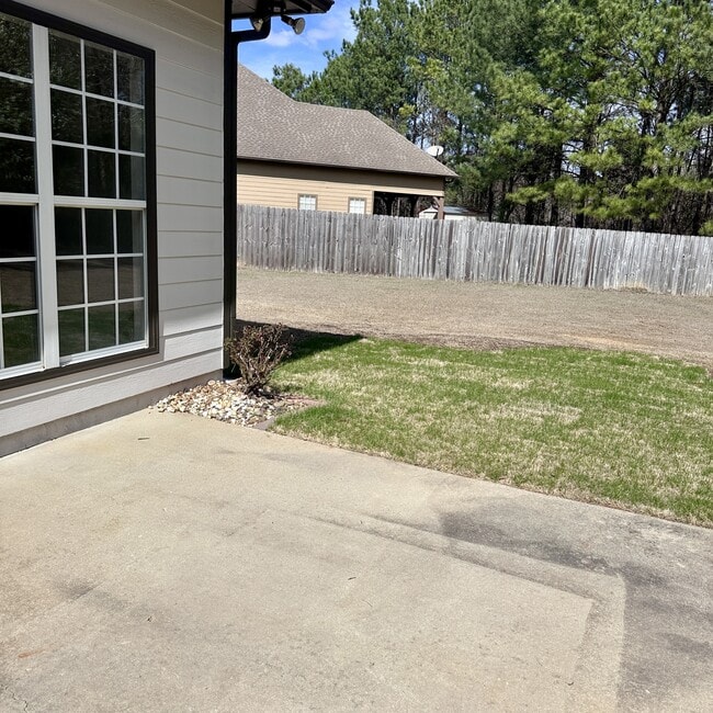 Building Photo - 384 Savannah Cir