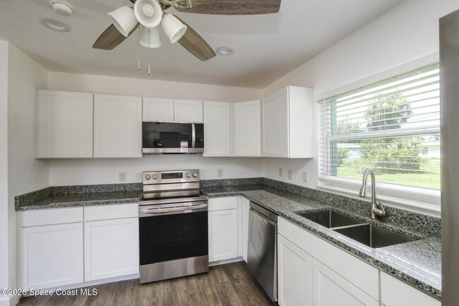 Building Photo - 356 Vesta Cir